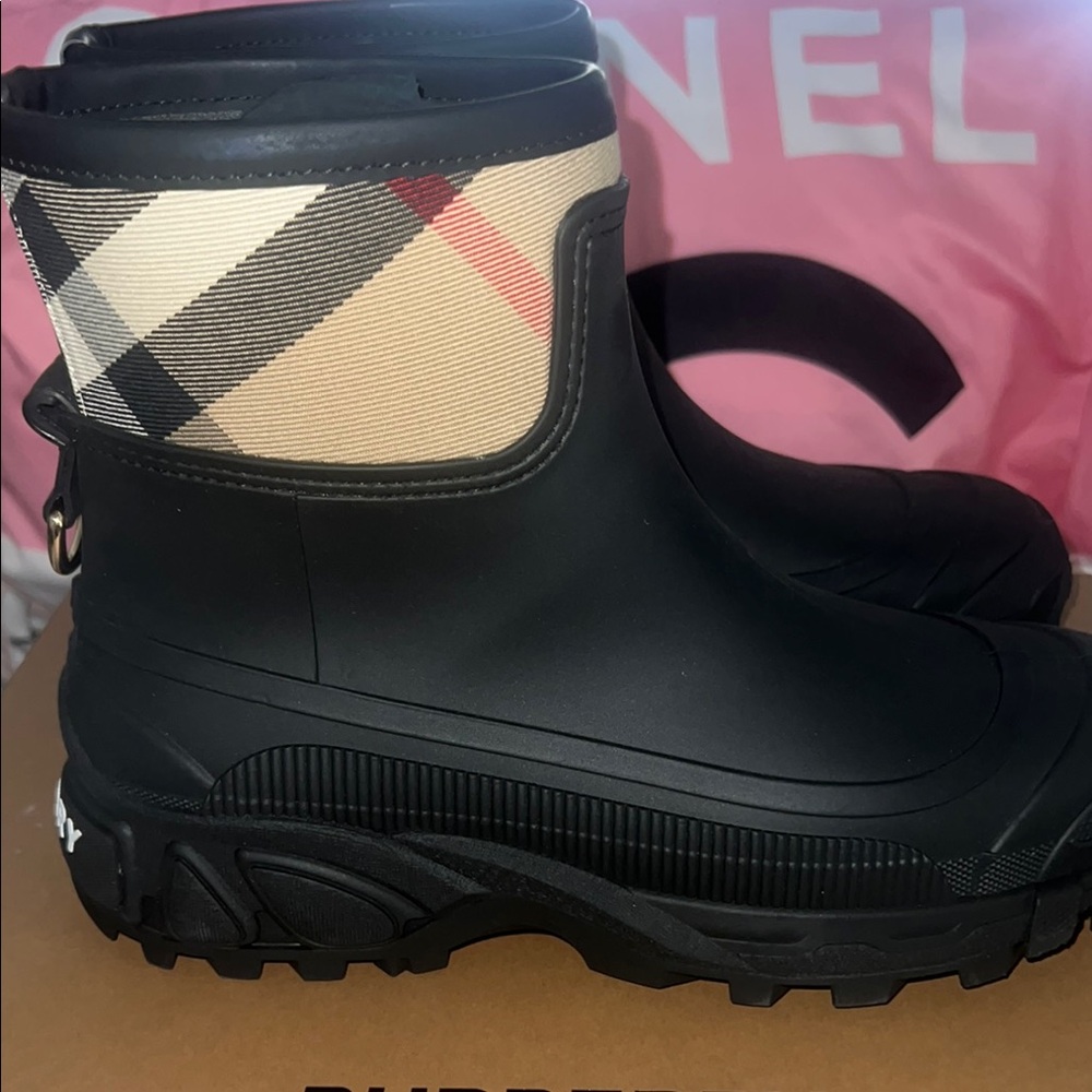 Burberry Black and Beige Plaid Rain Boots - Picture 4 of 9